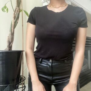 ZENANA OUTFITTERS Black Scoop Neck Basic T-shirt